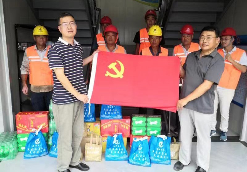 禹顺支部慰问余姚陶家路项目部